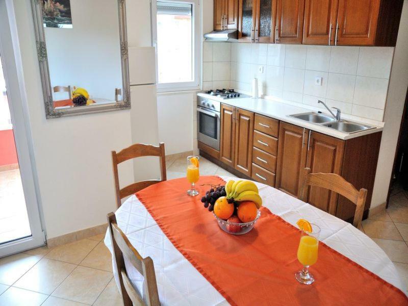 Apartments Mira Rogoznica  Buitenkant foto