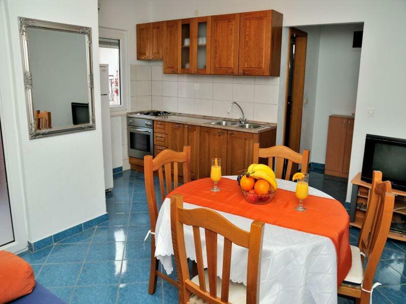 Apartments Mira Rogoznica  Buitenkant foto
