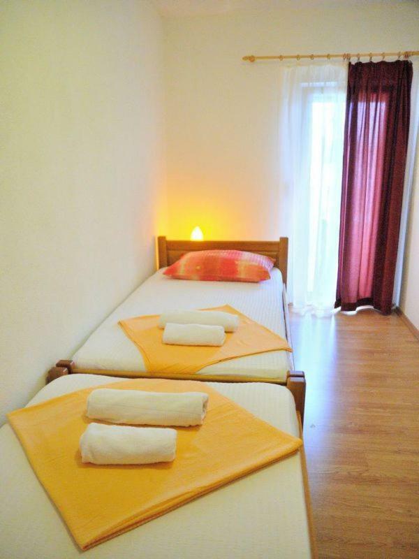 Apartments Mira Rogoznica  Buitenkant foto