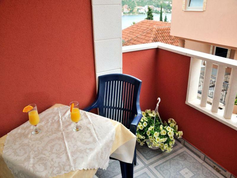 Apartments Mira Rogoznica  Buitenkant foto